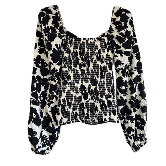 GAP Women's Square Neck Smocked Black Floral Print Top Size M NWT - Picture 2 of 7